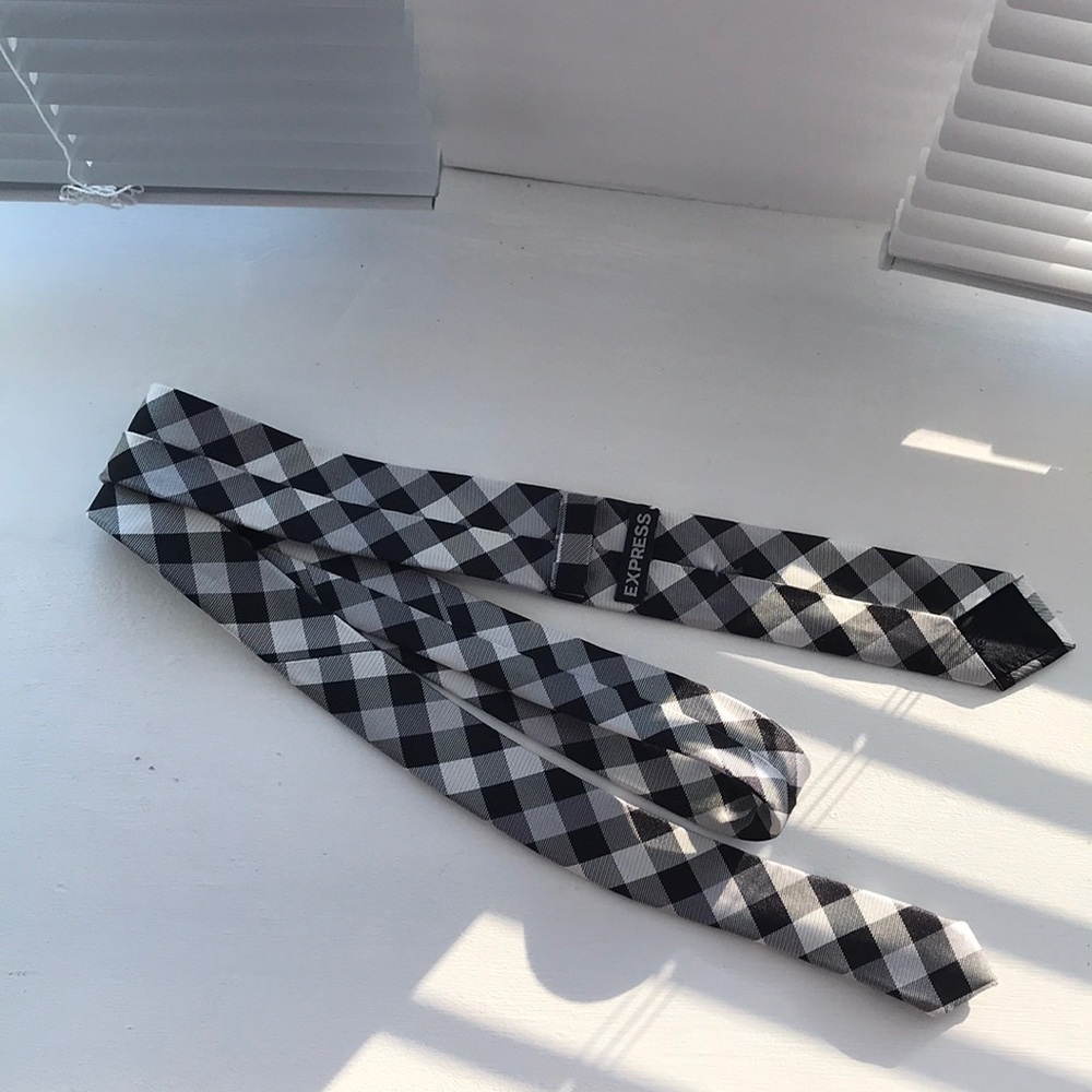 Black and White Express Tie